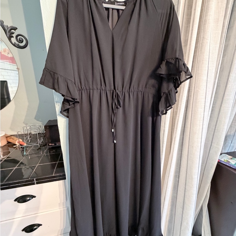 Avenue Black short Sleeve Dress with Ruffle Detail